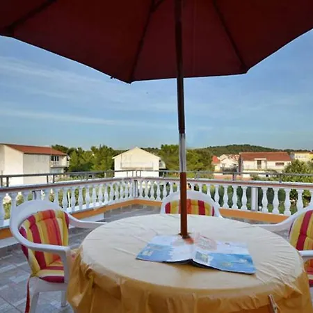 Daniela 3* Brodarica (Sibenik-Knin)