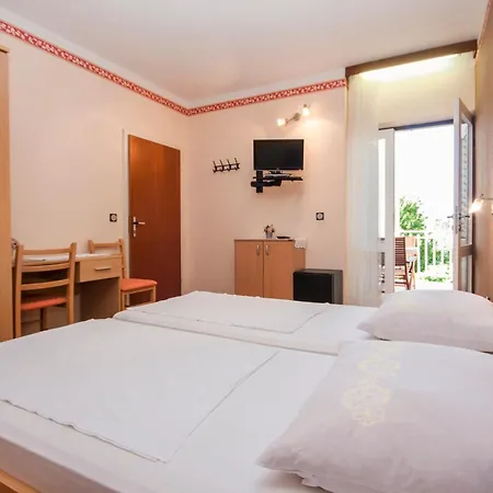 Gostinjska kuća Daniela 3*