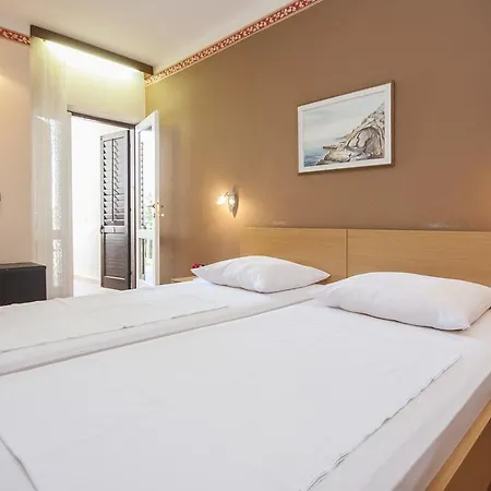 Daniela 3* Brodarica (Sibenik-Knin)