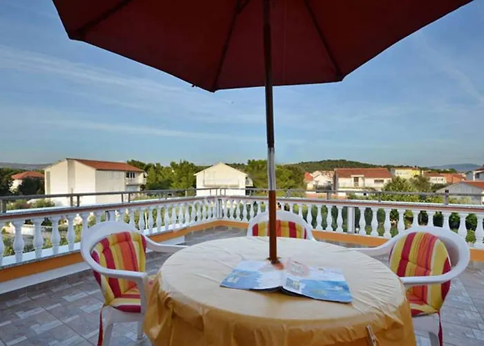 Daniela 3* Brodarica (Sibenik-Knin)