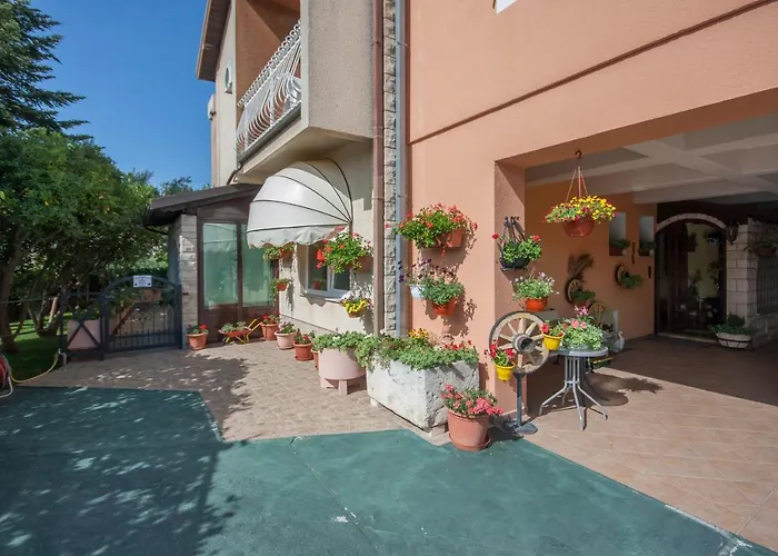 Daniela 3* Brodarica (Sibenik-Knin)