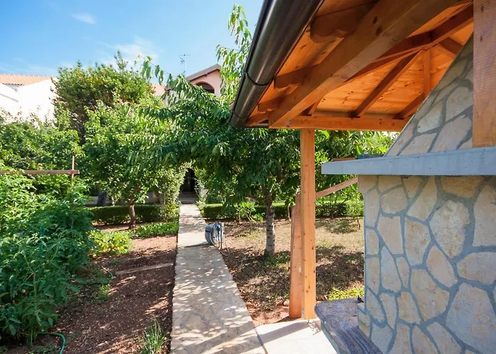 Daniela בית הארחה